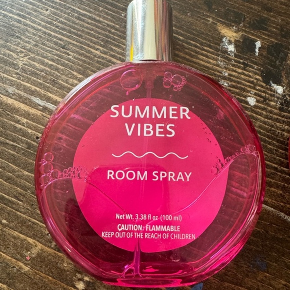 SUN SQUAD “ summer vibes” room spray! 🌴🌊☀️zoom in for the details!!